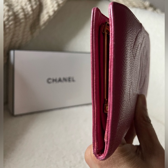 ❌SOLD❌ Chanel Pink Caviar Leather Kisslock Wallet - Picture 8 of 14